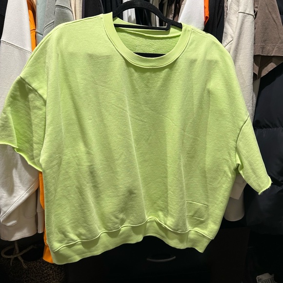 Daily Drills Cropped Sleeve Crew, Citron - Picture 4 of 5